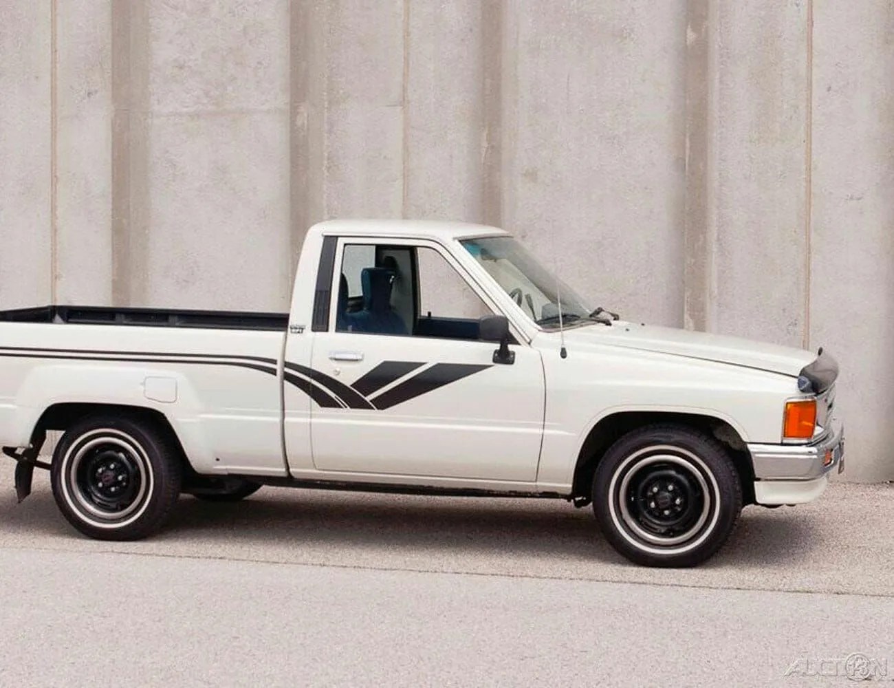 1988-Toyota-Hilux-DLX-Standard-Cab-Gear-Patrol