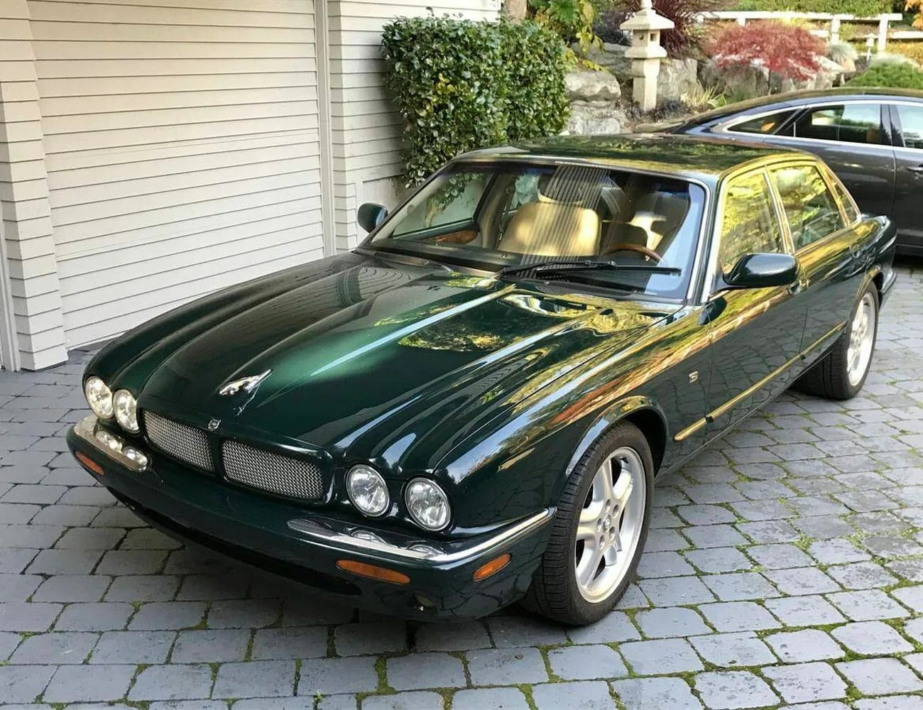1999-Jaguar-XJR-Gear-Patrol