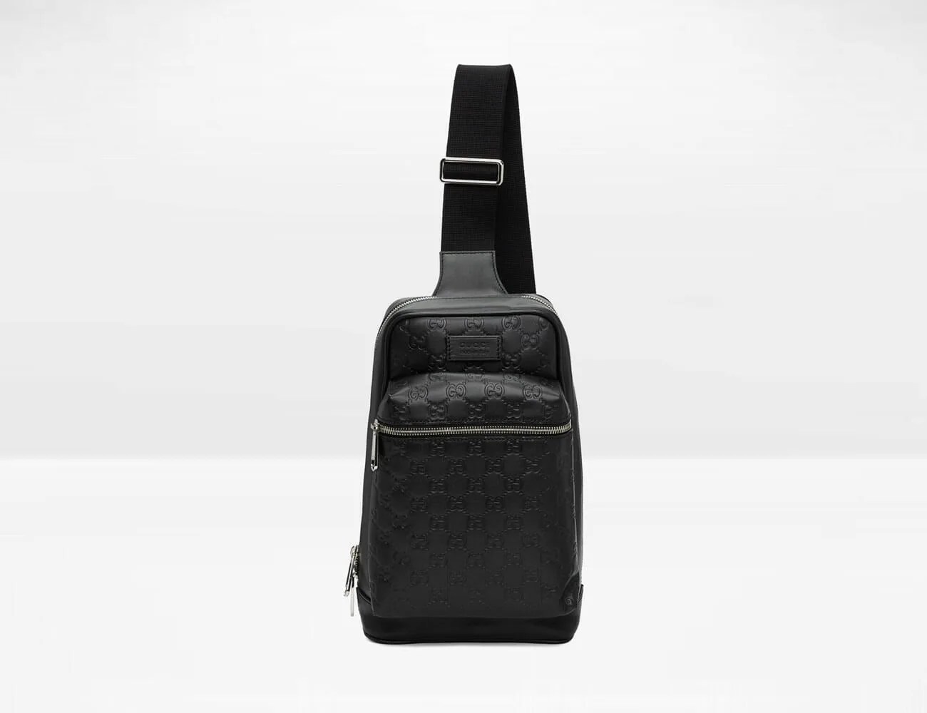 Gucci-Black-Signature-Messenger-Bag-gear-patrol