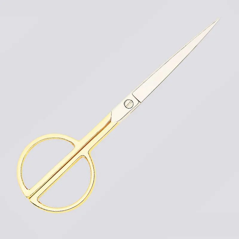 HAY-Sale-gear-patrol-scissors