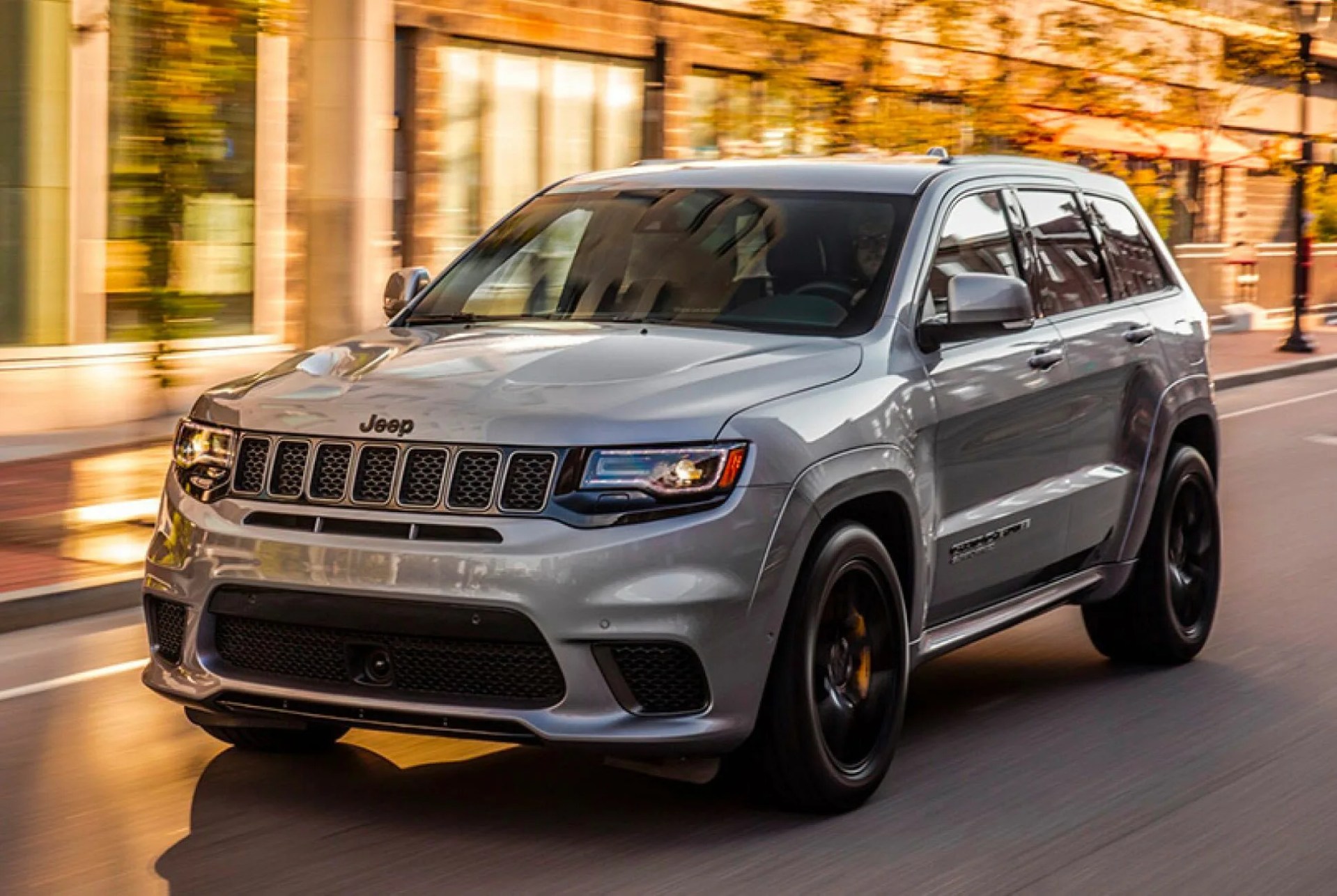 Jeep-Trailhawk-gear-patrol-full-lead