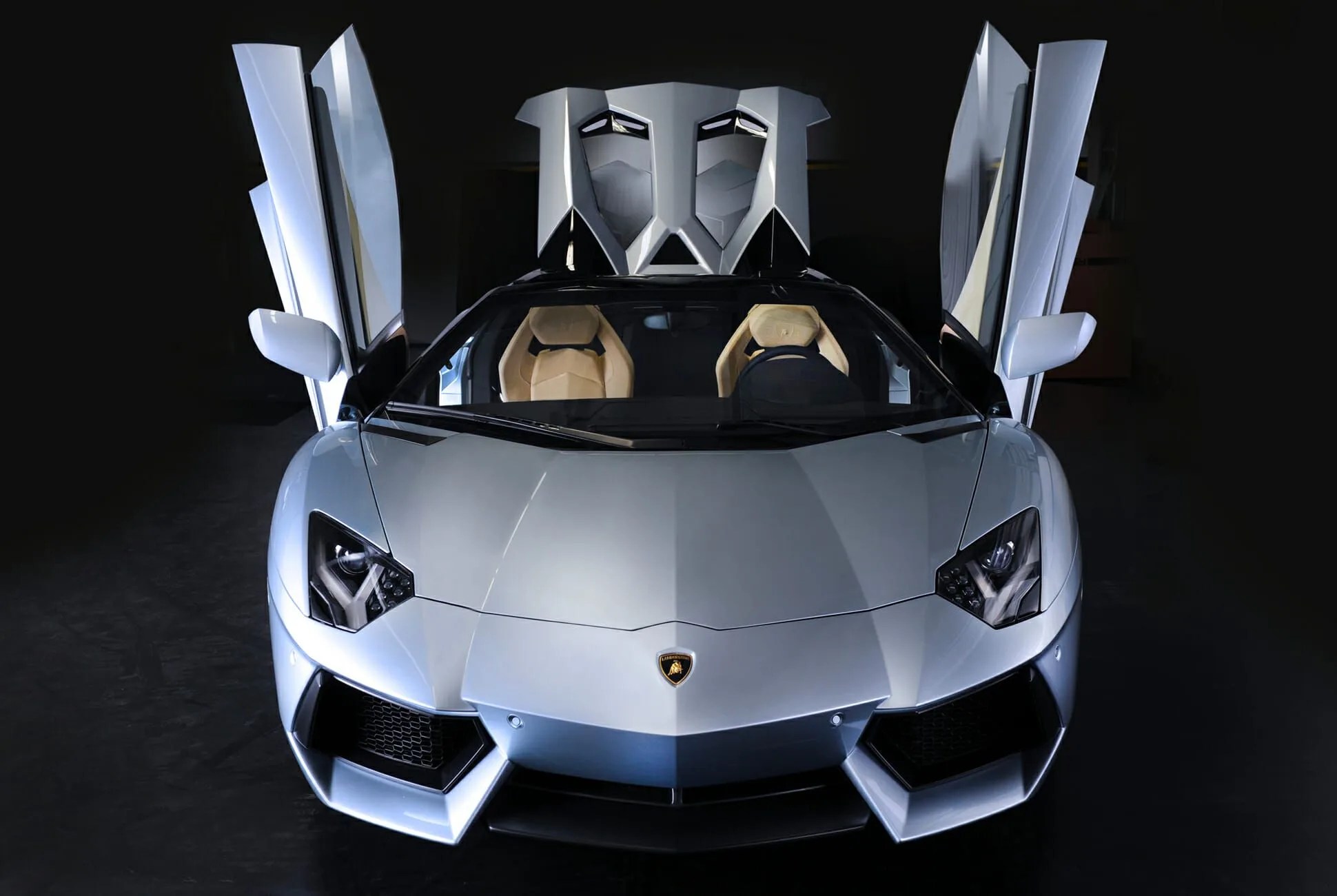 Lambo-2020-gear-patrol-full-lead