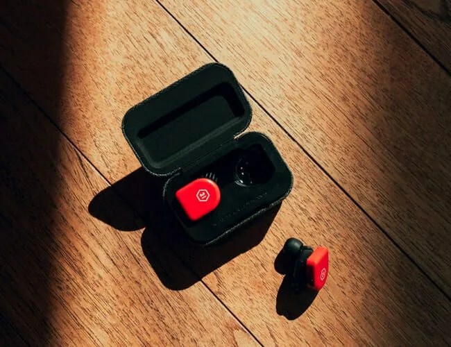 Master-Dynamic-Ryan-Hardy-Gear-Patrol-Sidebar