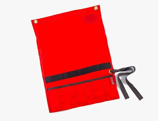 Matfer-Bourgeat-Nylon-Dough-Scraper-gear-patrol-roll