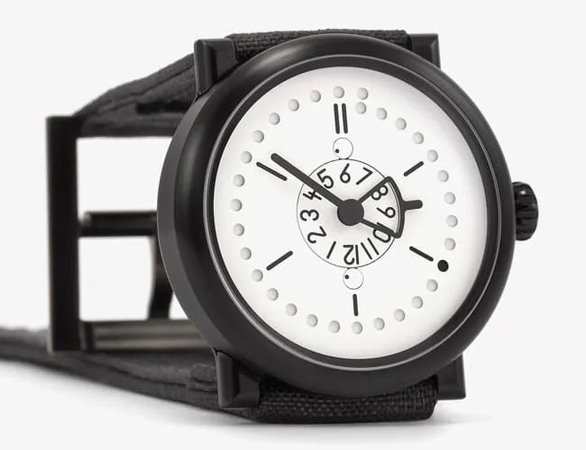 Ochs-Und-Junior-Two-Timezones-gear-patrol-lead-feature