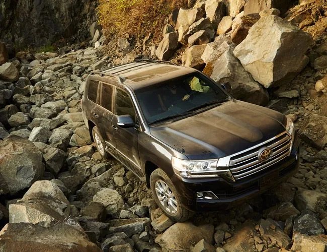 Toyota-Land-Cruiser-Gear-Patrol-LEAD