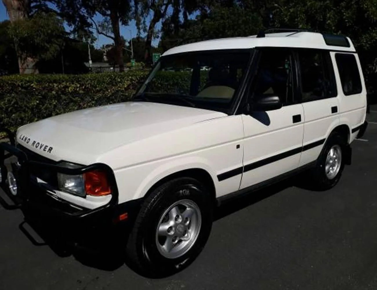 1996-Land-Rover-Discovery-SE7-gear-patrol