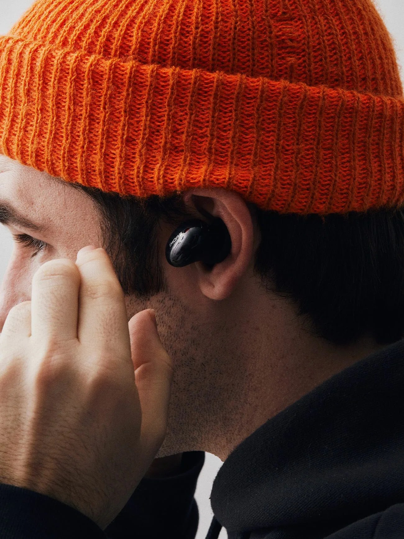 1More-Earbuds-Review-Gear-Patrol-inline-3