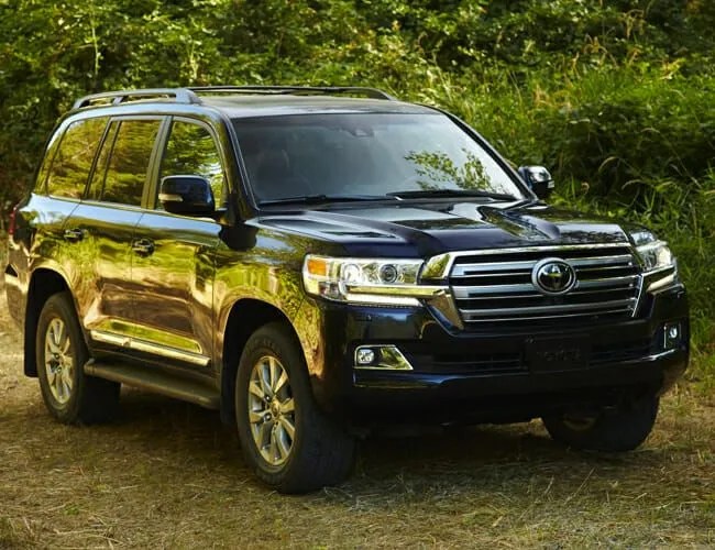 2019-Toyota-Land-Cruiser-gear-patrol-feature