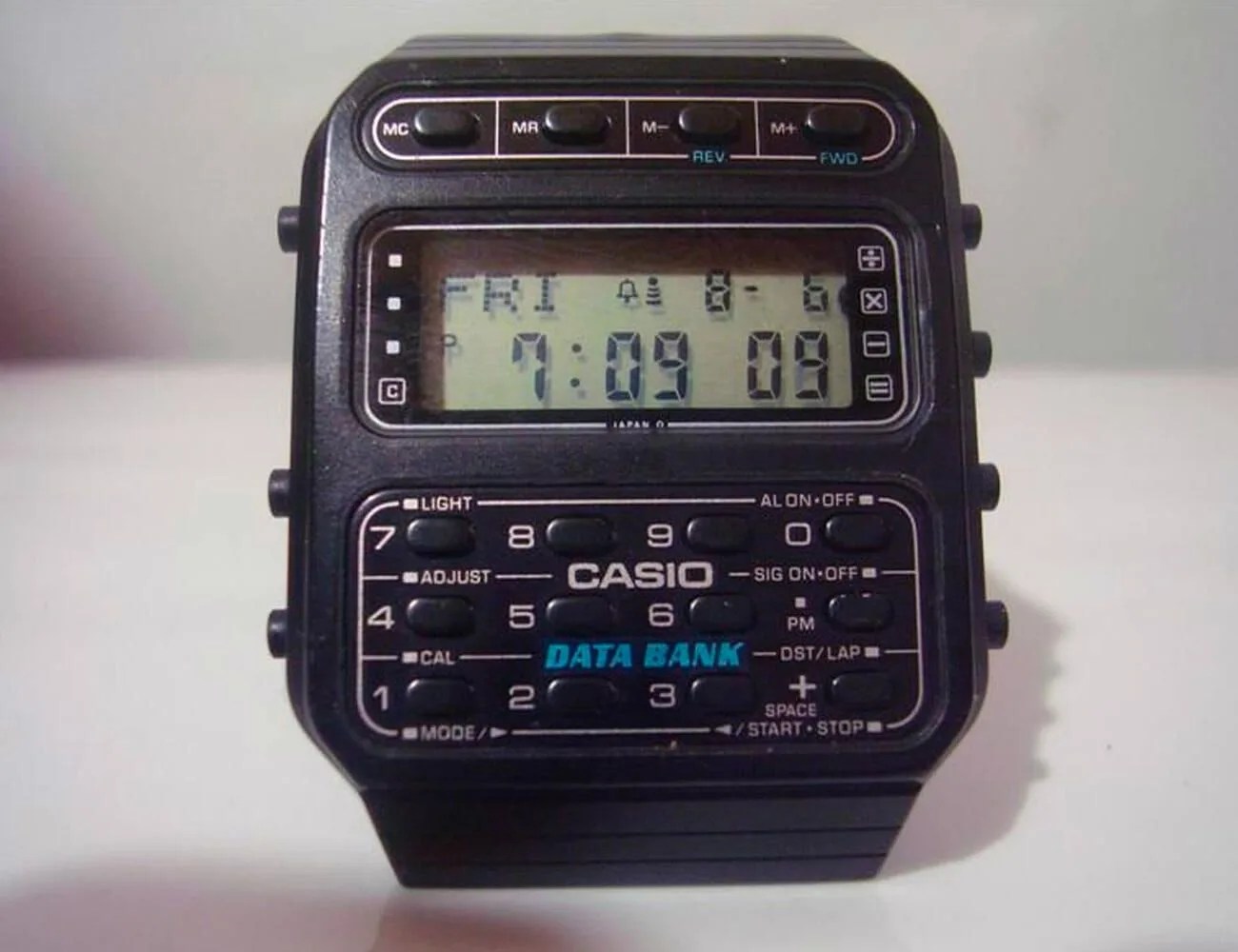 Asian-Market-Watch-Guide-gear-patrol-Casio-CD40-Databank