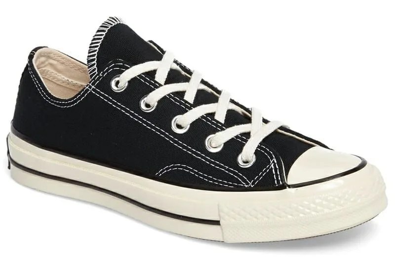 Converse-Sale-gear-patrol-black-low