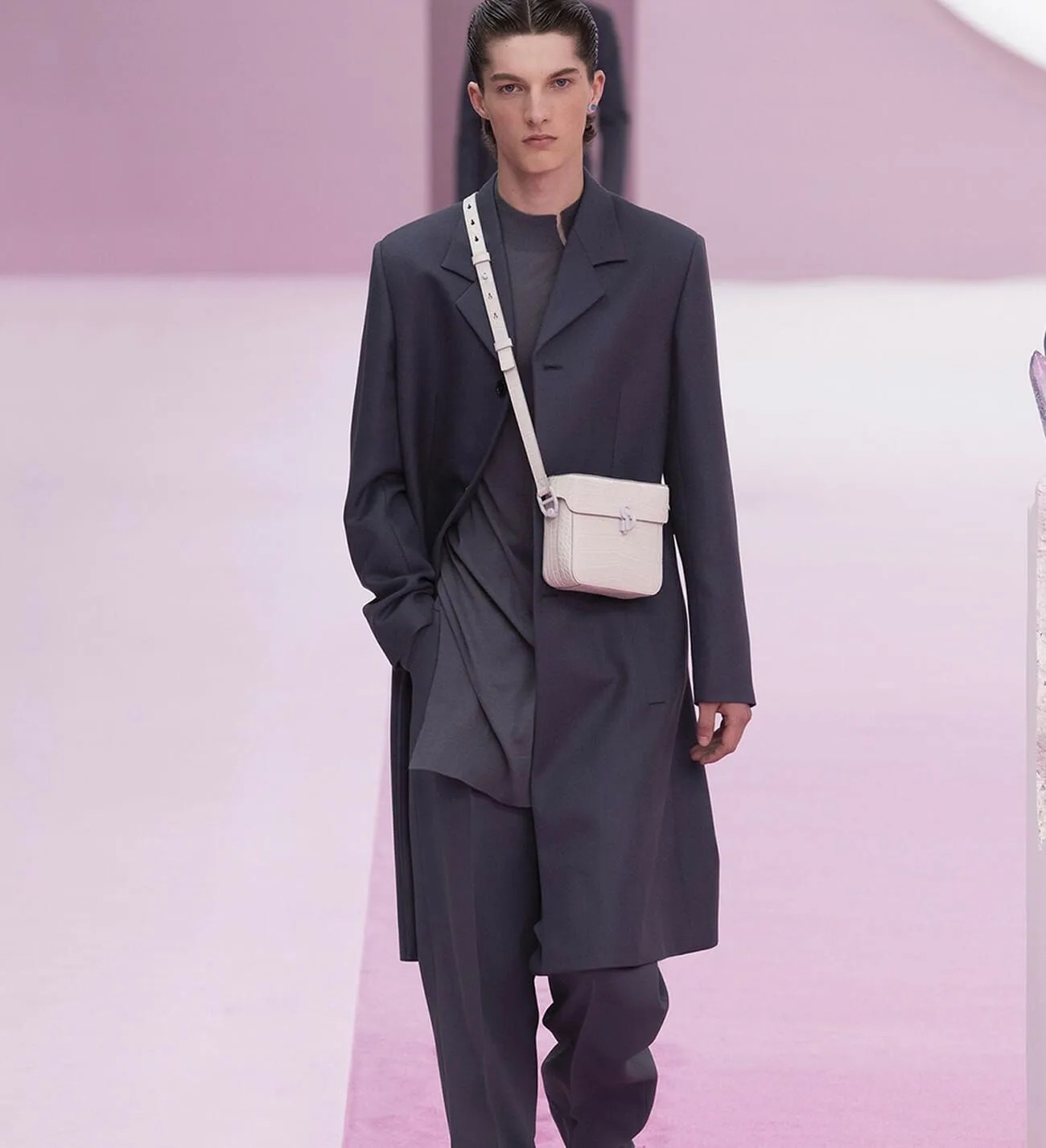 Crossbody-Bags-Gear-Patrol-Amb-Dior