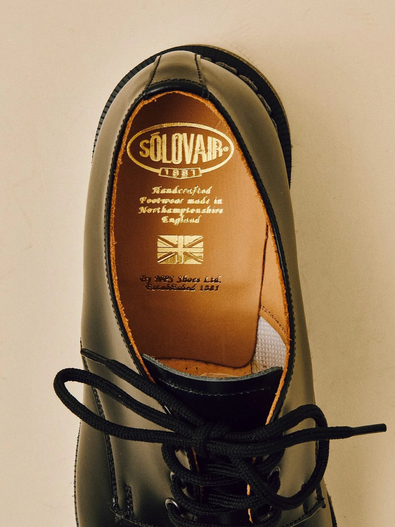 Doc-vs-Solovair-Gear-Patrol-Solovair-Insole
