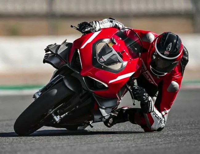 Ducati-Superleggera-gear-patrol-feature