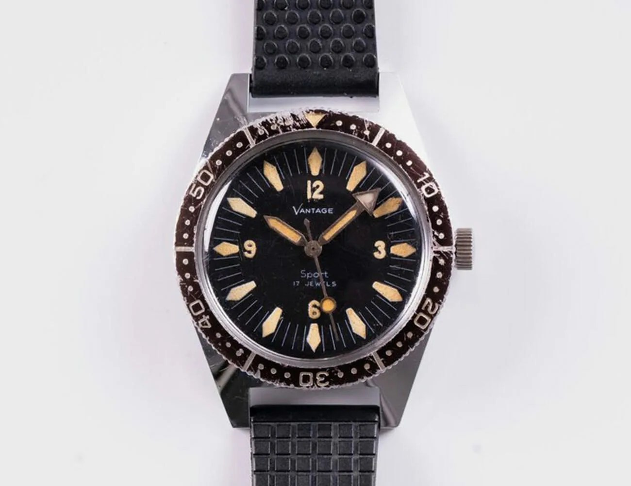 Found-1957-Hamilton-Ventura-gear-patrol-Vantage-Sport-Skin-Diver
