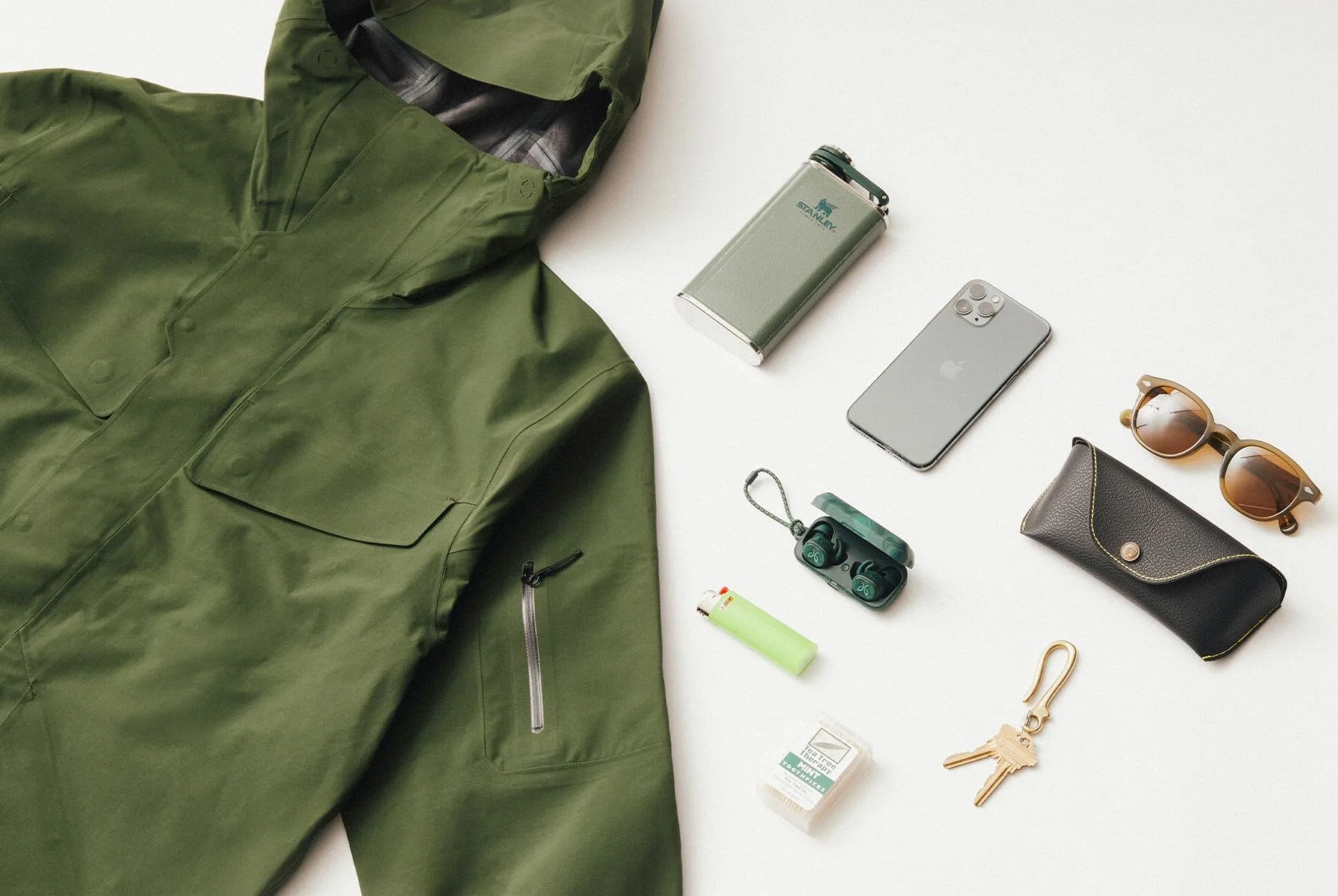 Goldwin-Weekend-Carry-Gear-Patrol-lead-full