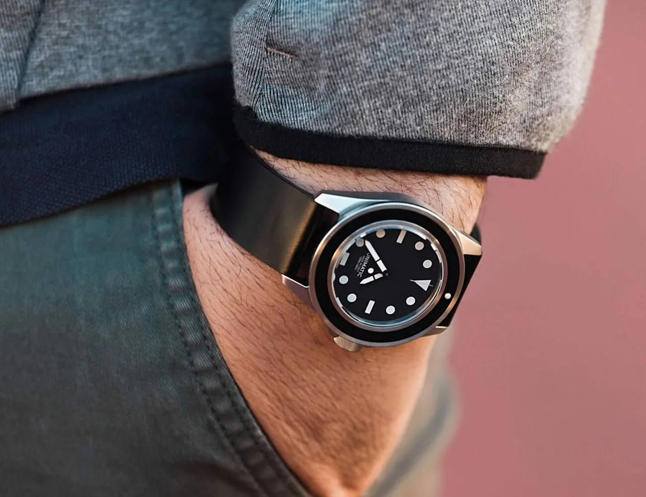 Minimalist-Italian-Watch-Company-Unimatic-gear-patrol-ambience-2