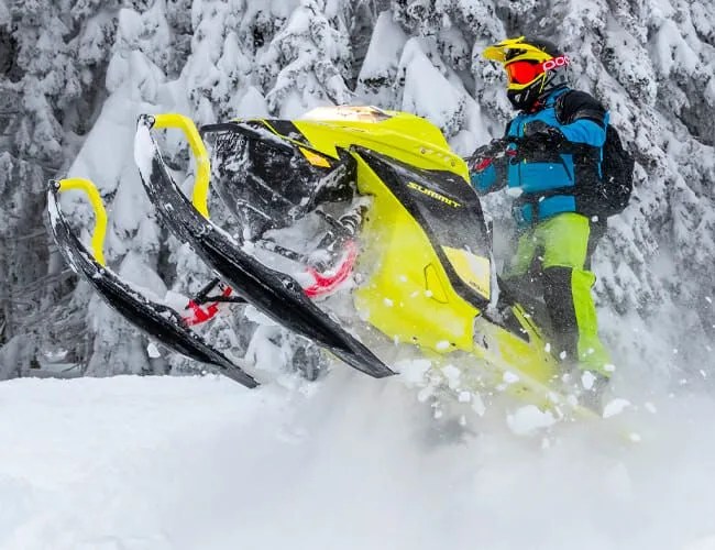 Summit-Snowmobile-gear-patrol-feature