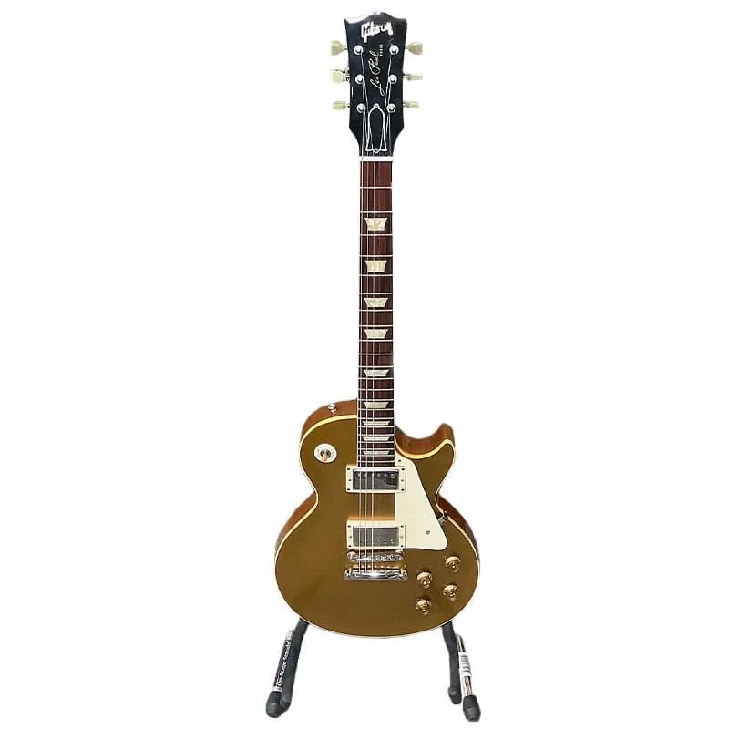 Travis-Essentials-Gear-Patrol-Les-Paul-R7-Goldtop-Guitar