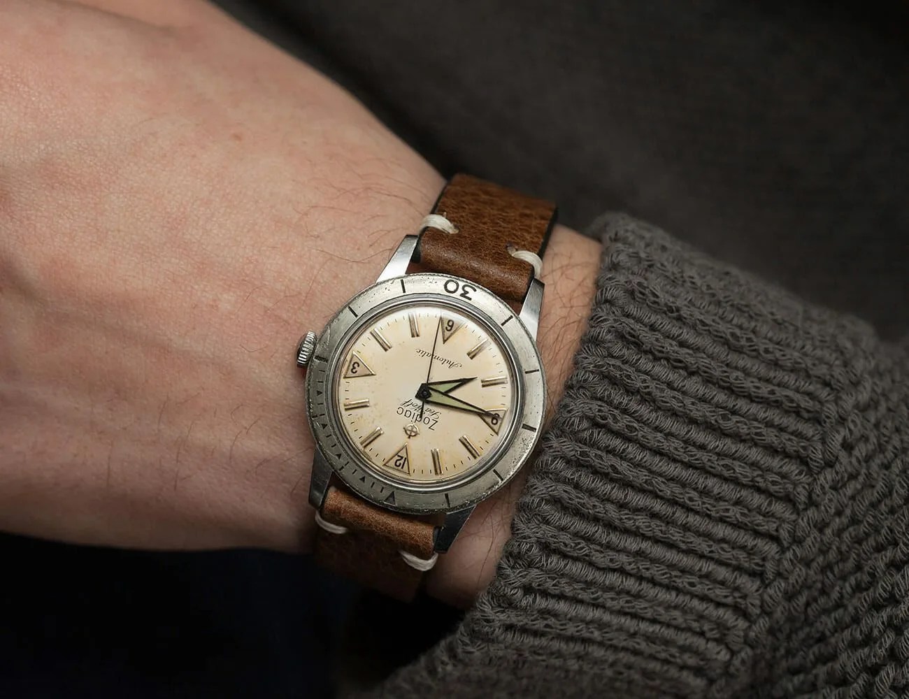 1953-Zodiac-Sea-Wolf-gear-patrol-ambience-2