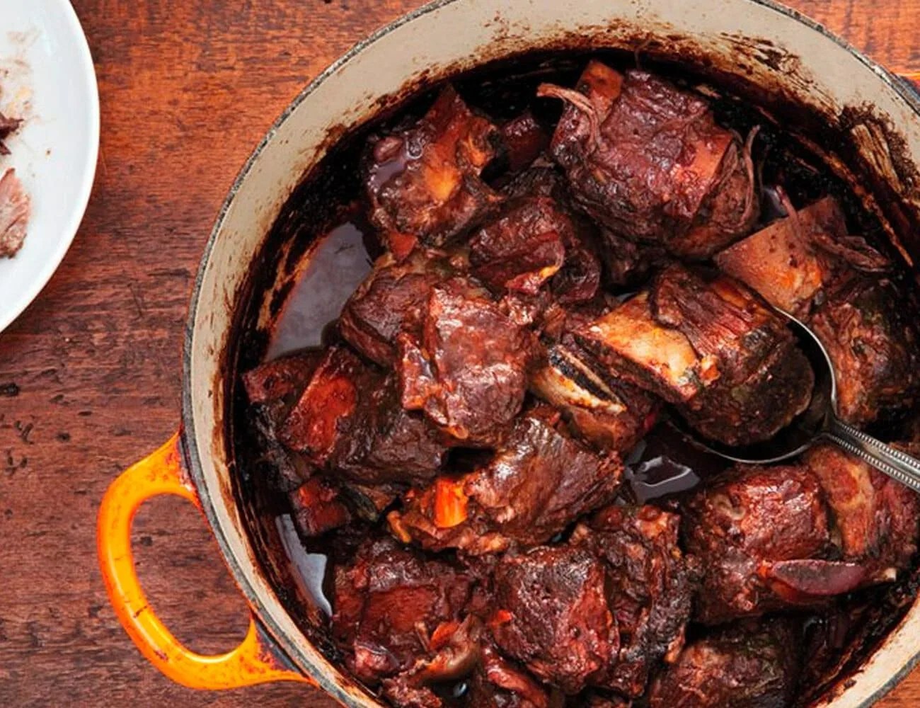 20-Dutch-Oven-Recipes-Gear-Patrol-Red-Wine-Braised-Short-Ribs