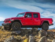 2019-Jeep-Gladiator-gear-patrol-lead-feature