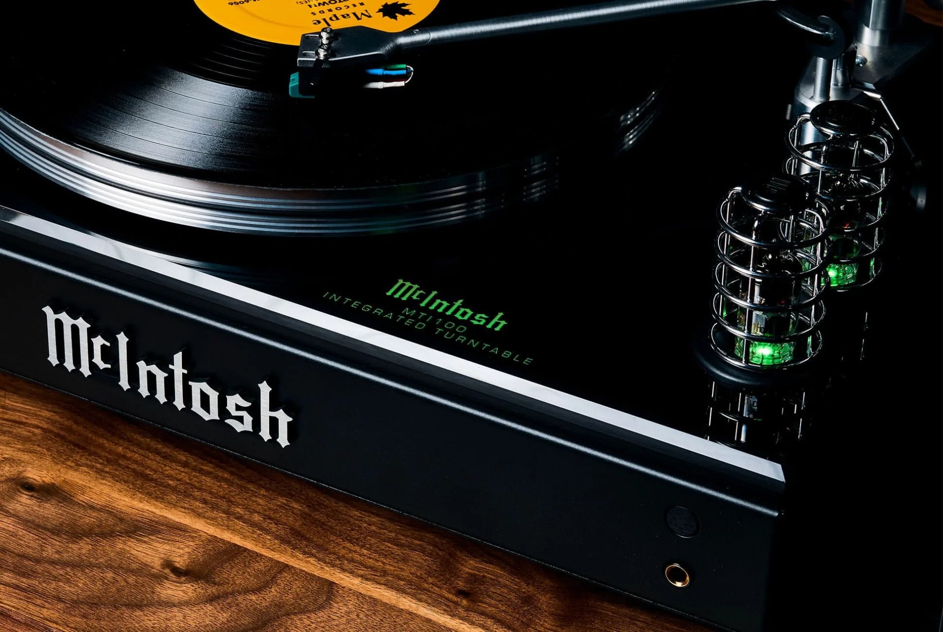 4 vinyl setups gear patrol mcintosh 02