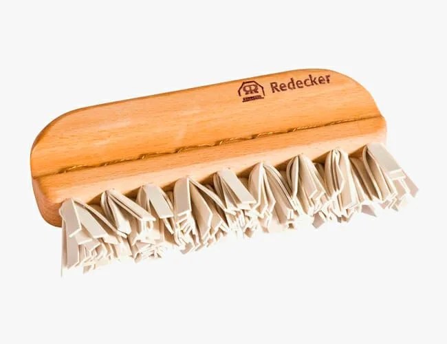 At-Home-Style-gear-patrol-brush-2