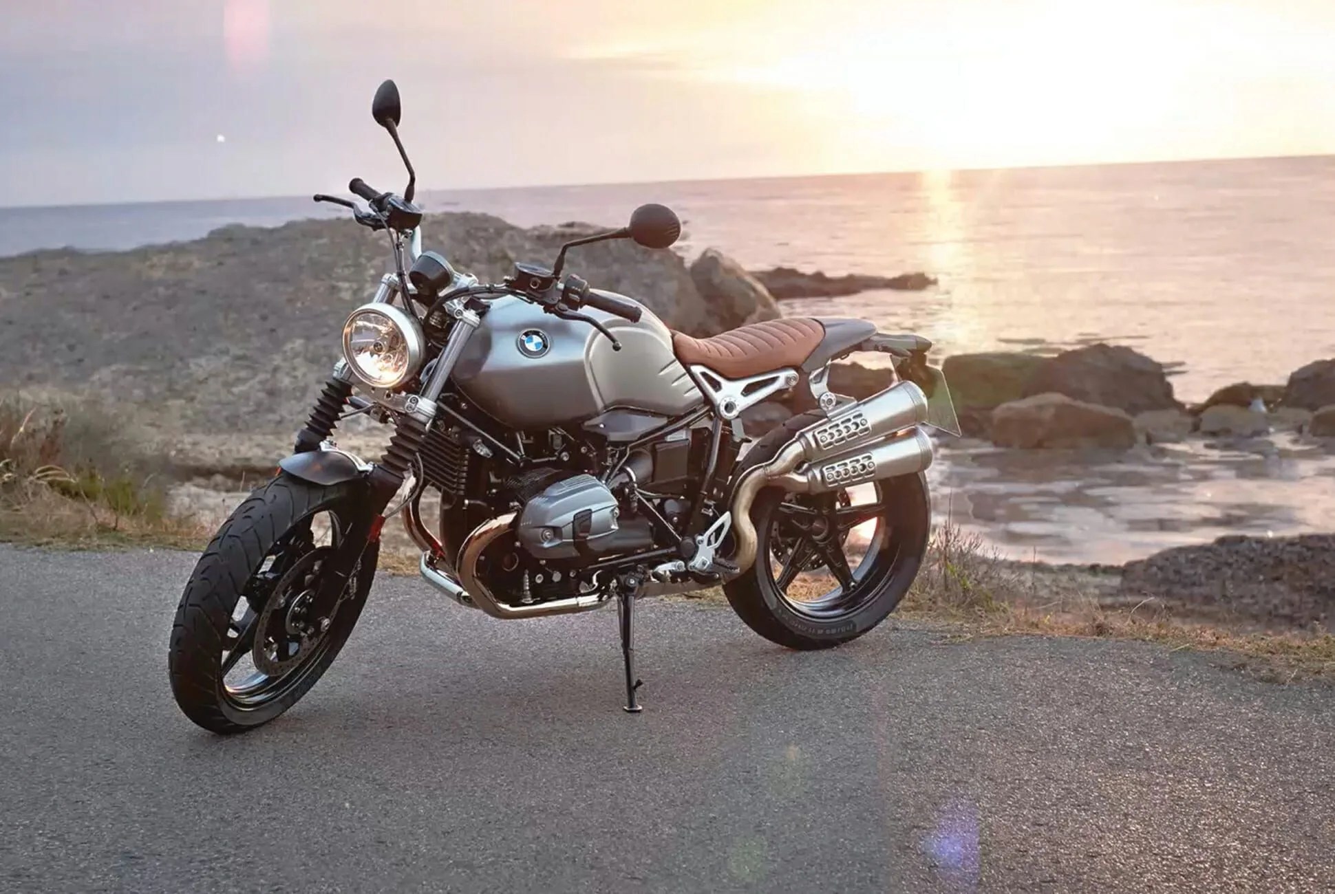 BMW-Motorcycle-gear-patrol-full-lead