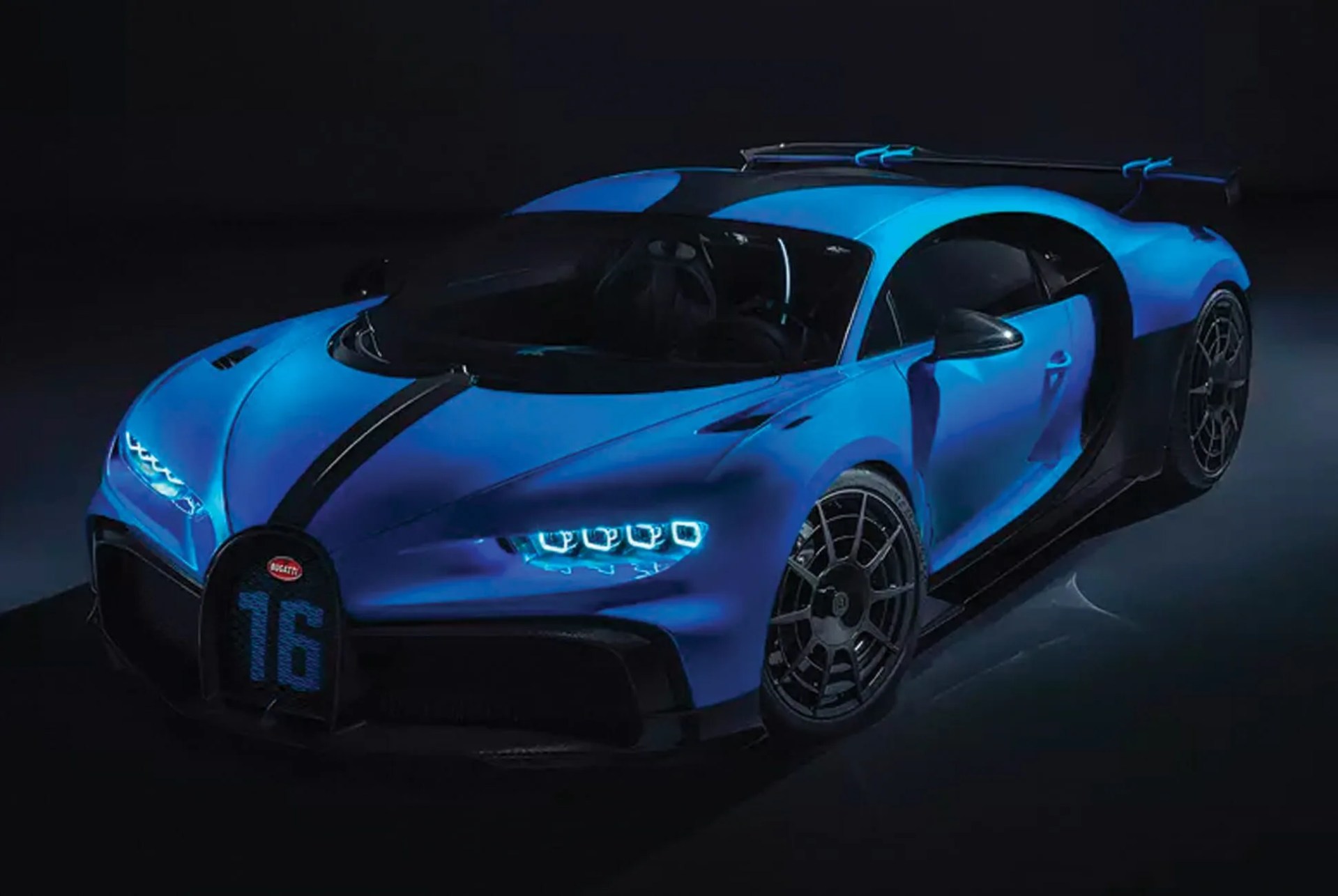 BUGATTI-CHIRON-PUR-SPORT-gear-patrol-full-lead
