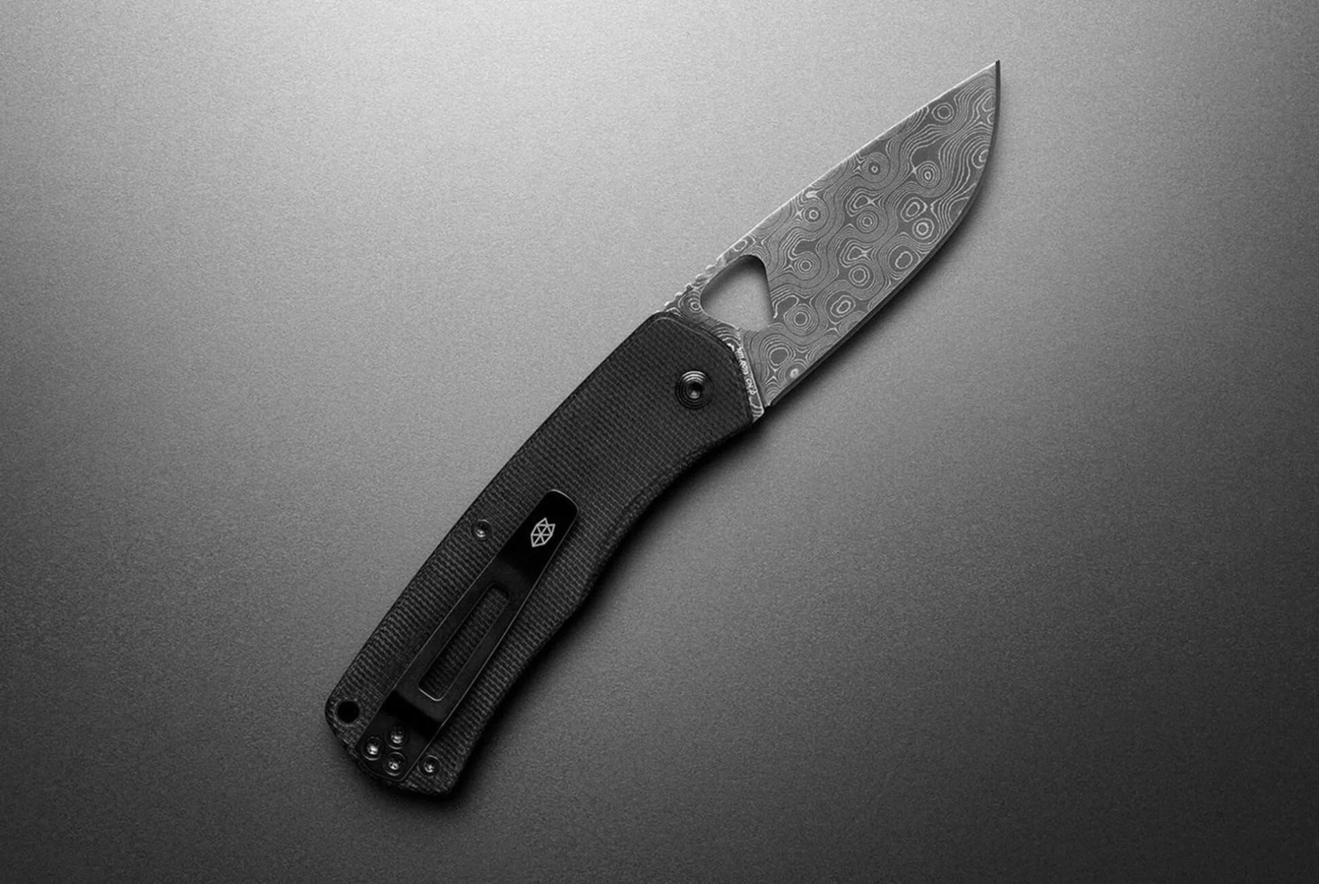 Best-New-Knives-and-EDC-March-gear-patrol-lead-full