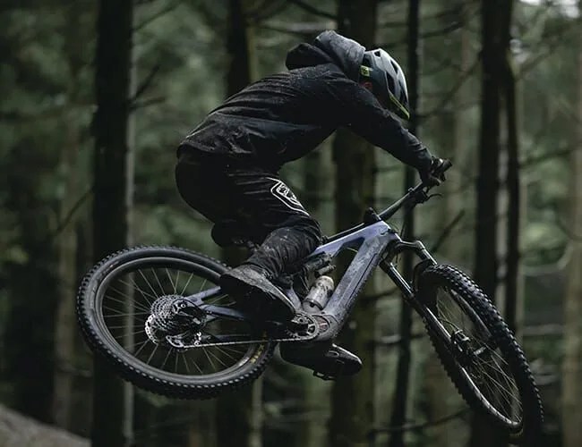 Canyon-Electric-gear-patrol-feature