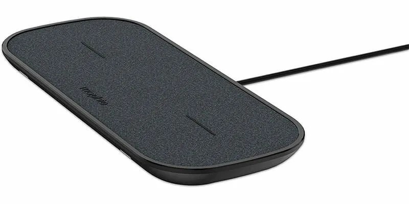 DNTM-gear-patrol-Mophie-Dual-Wireless-Charging-Pad