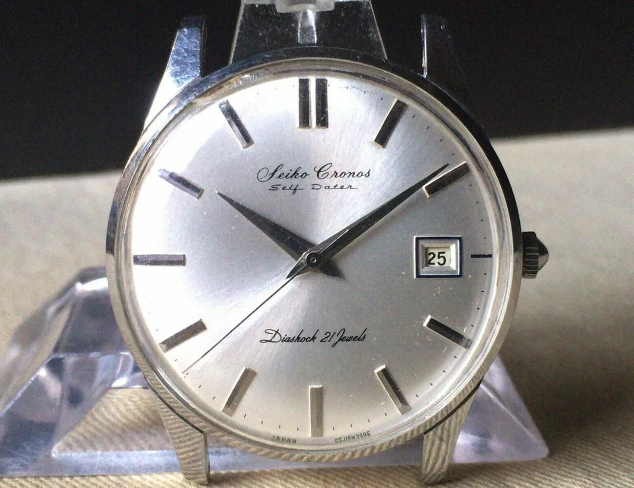 Five-Vintage-Seikos-You-Can-Buy-gear-patrol-Seiko-Cronos