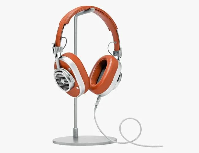 Headphones-Stands-gear-patrol-feature
