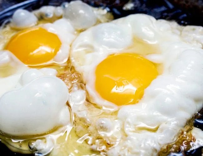 How-to-fry-an-egg-gear-patrol-lead-full-2