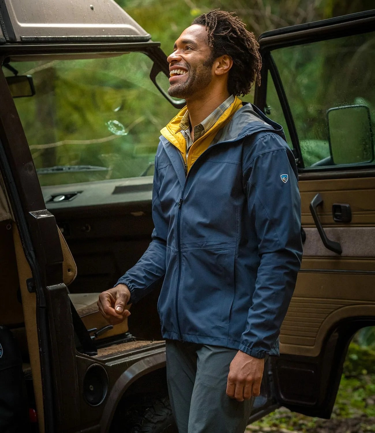 Sponsored-Talking-Points-KUHL-Voyager-gear-patrol-ambiance