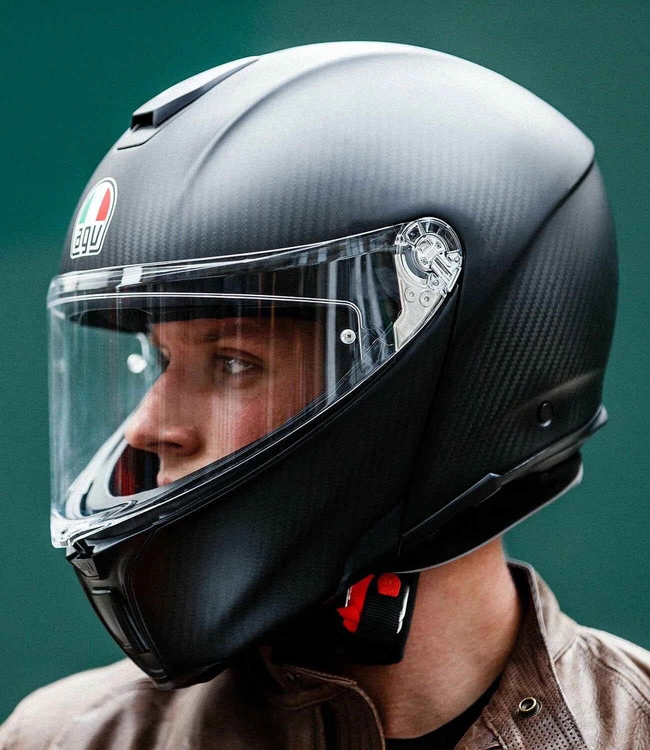 AGV-Sportmodular-Carbon-Helmet-Review-gear-patrol-ambiance-2