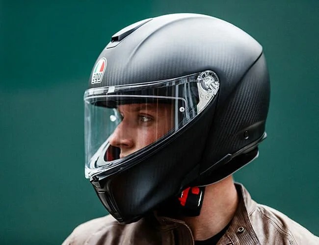 AGV-Sportmodular-Carbon-Helmet-Review-gear-patrol-lead-feature-v2