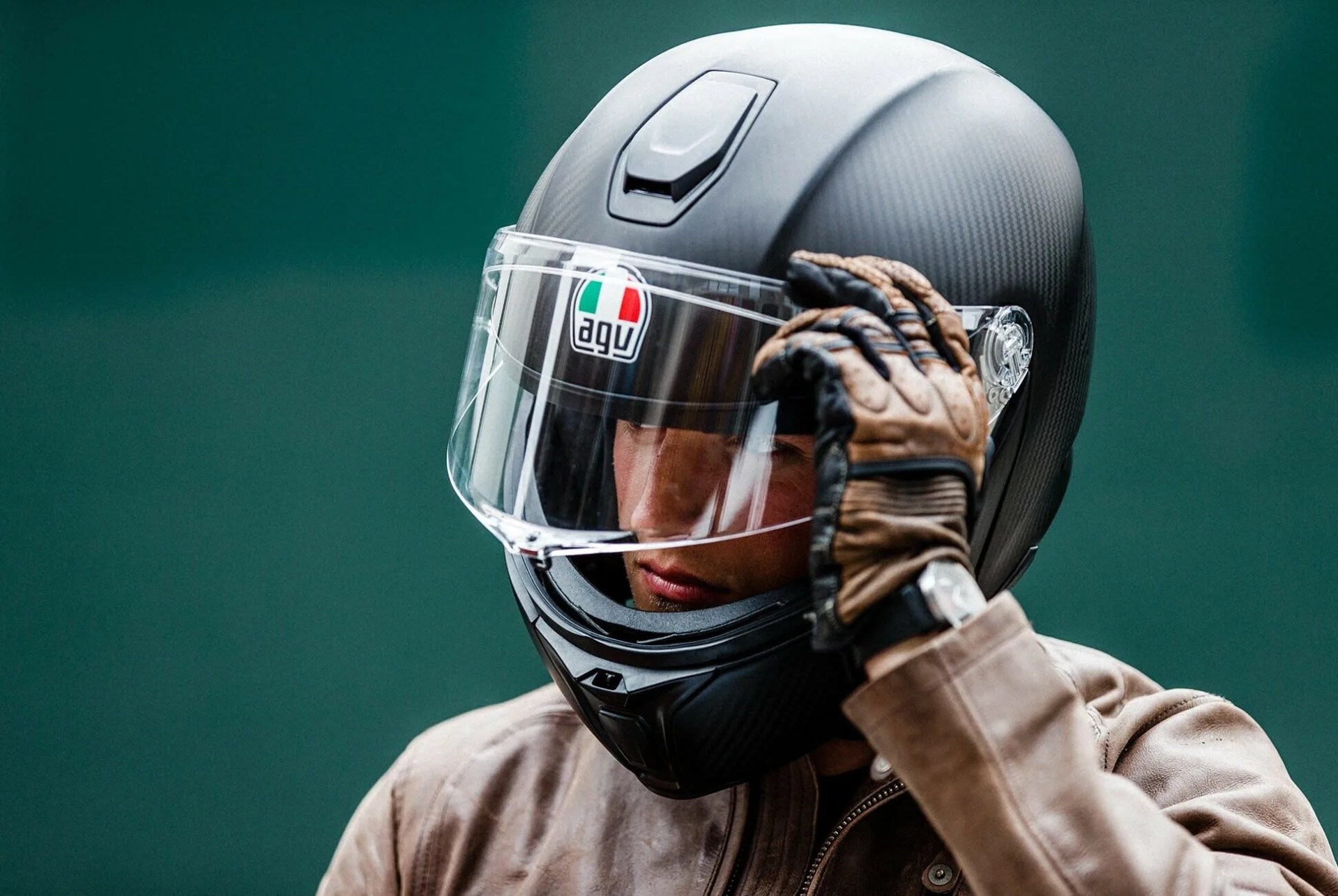 AGV-Sportmodular-Carbon-Helmet-Review-gear-patrol-lead-full