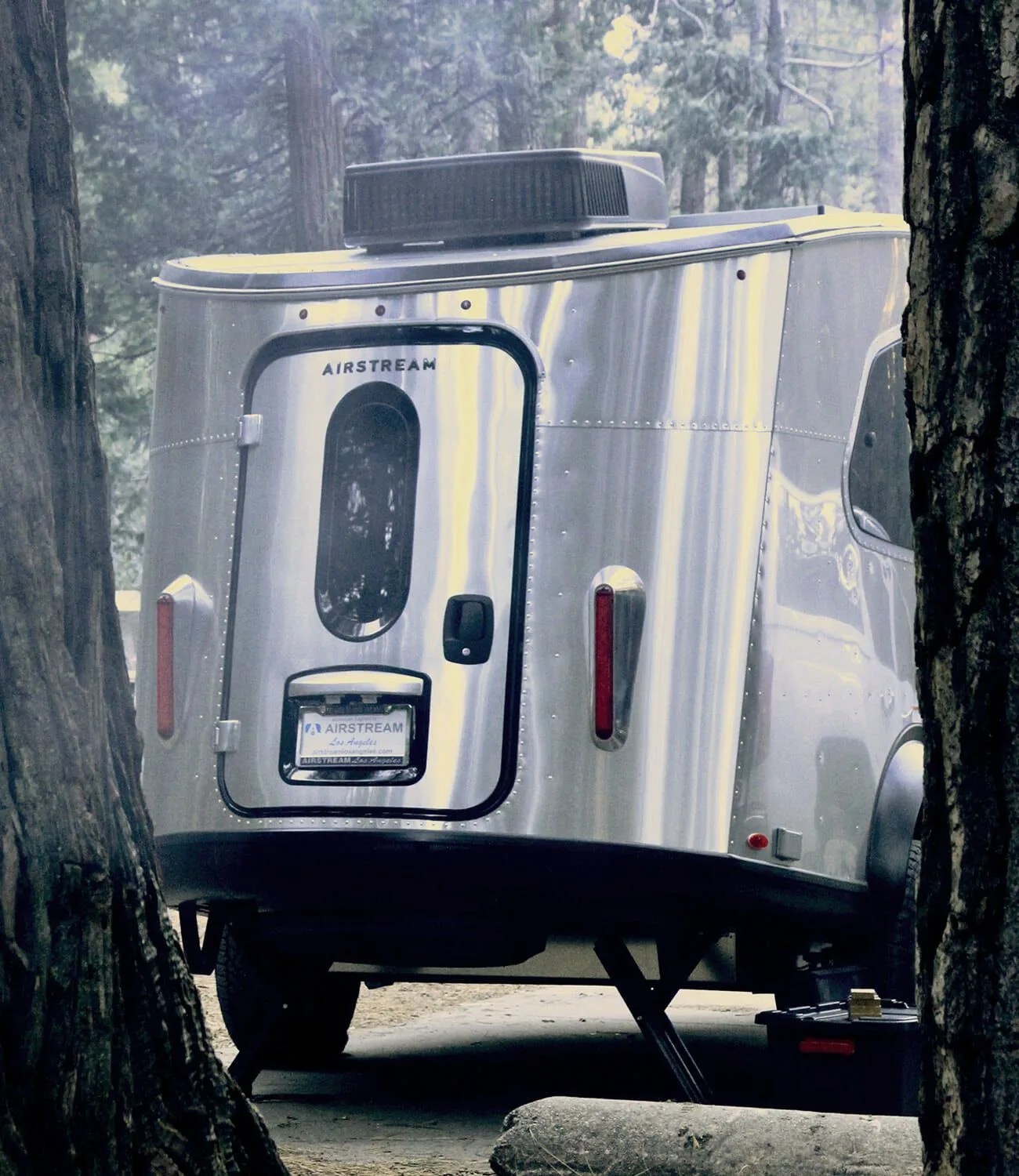 Airstream-Basecamp-X-Review-gear-patrol-ambiance