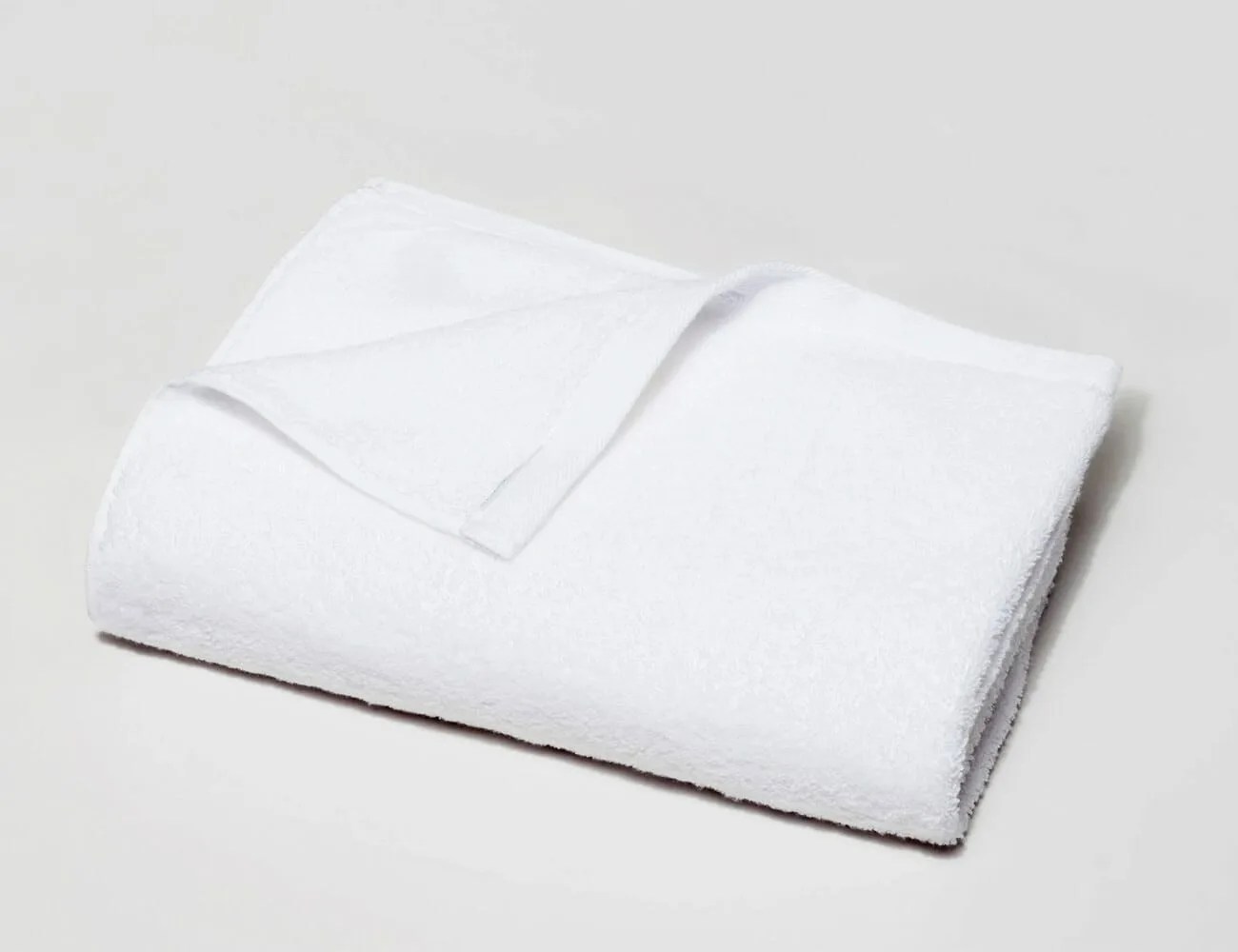 Home-Deals-4-20-gear-patrol-Snowe