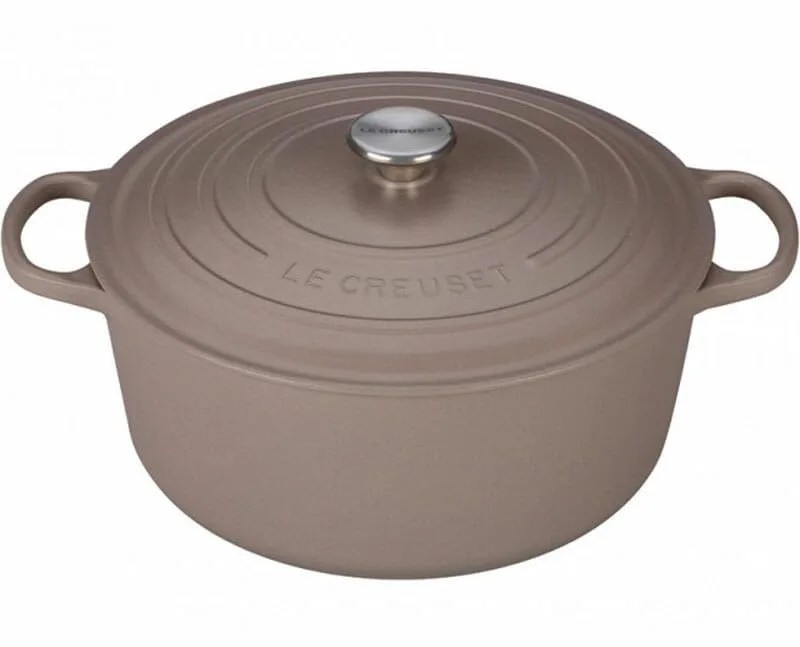 Le-Creuset-dutch-Oven-gear-Patrol