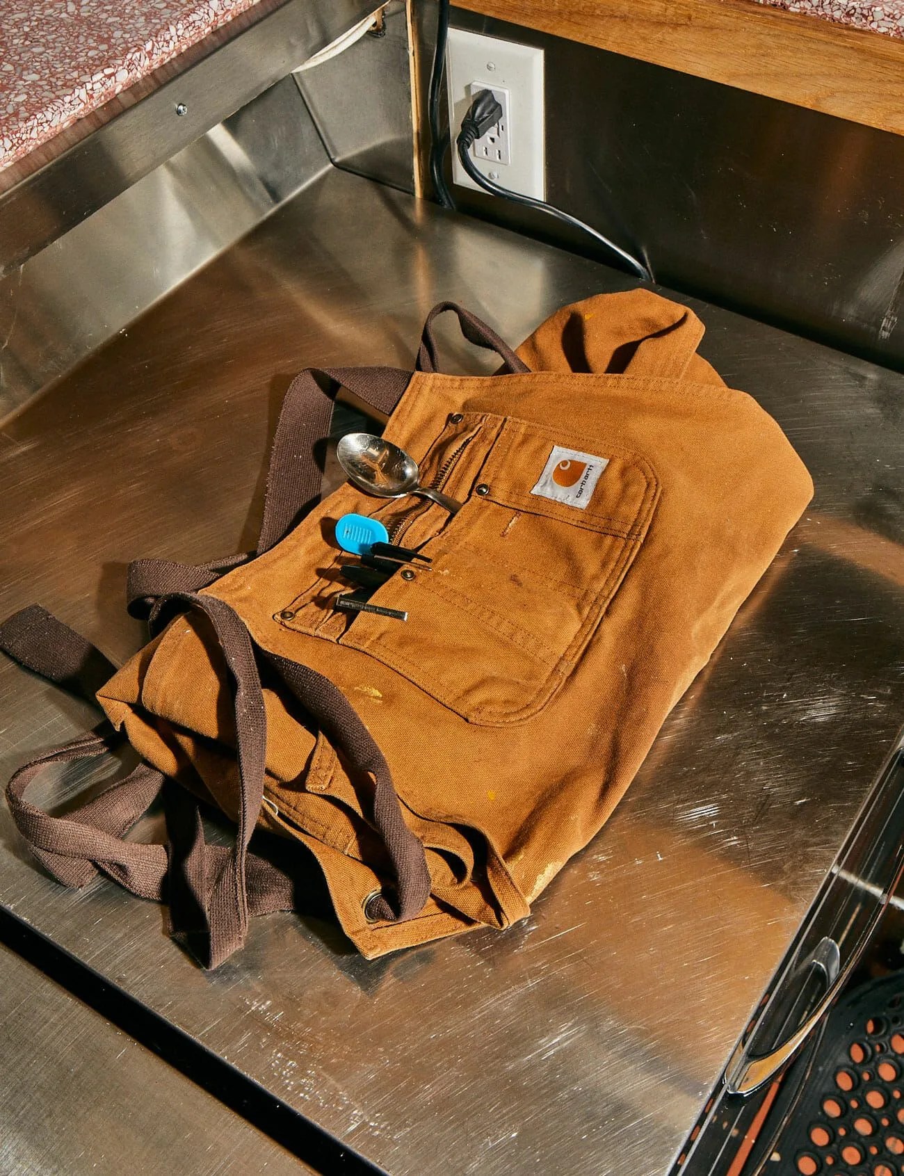 Michael-Hamilton-Chef-M2W-Gear-Patrol-Apron