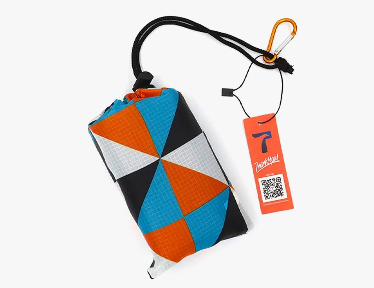 Sand-Free-Compact-Beach-Blanket-Gear-Patrol