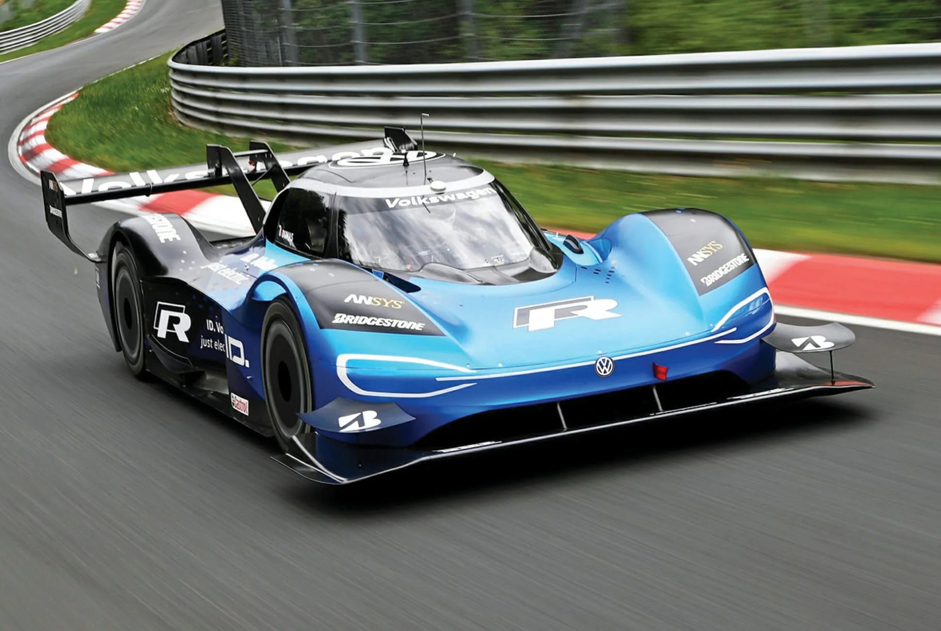 VW-Race-Car-gear-patrol-full-lead