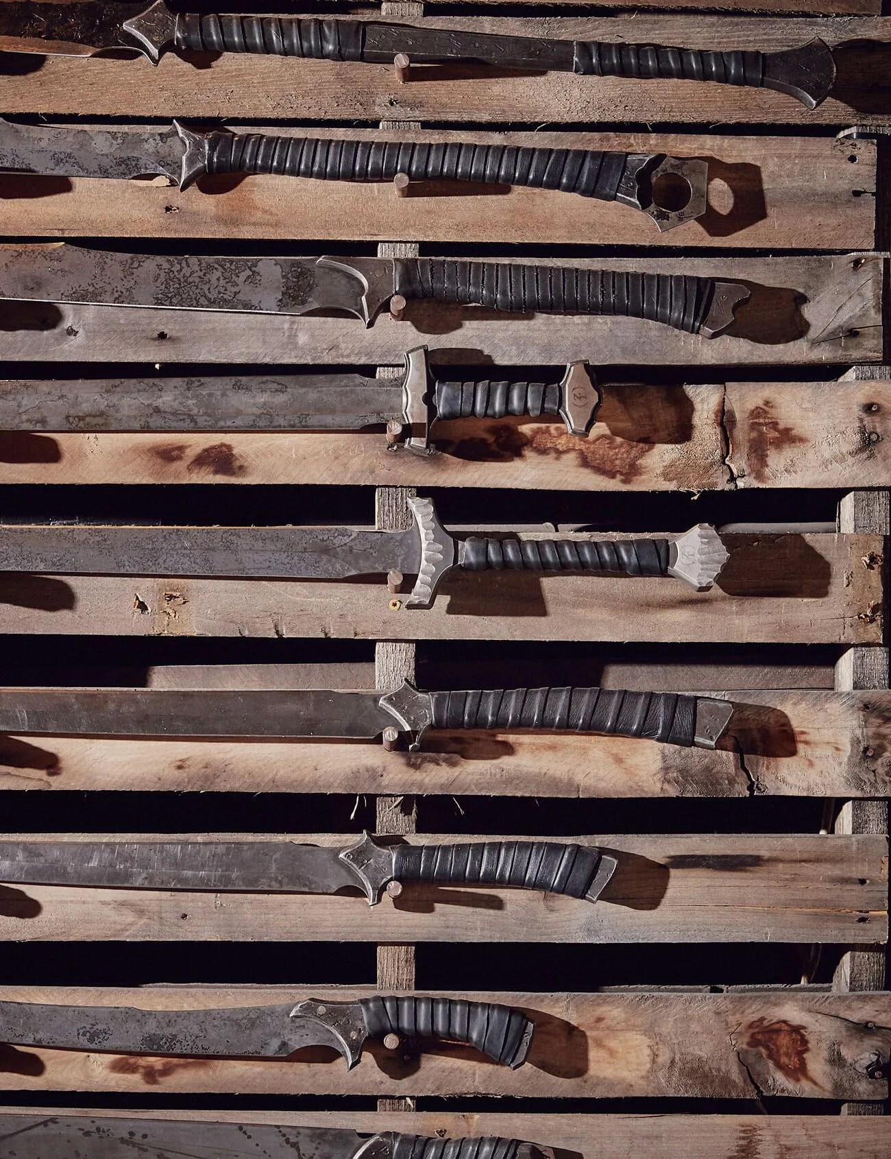 Zombie-Tools-M2W-Gear-Patrol-Handles-Ambiance
