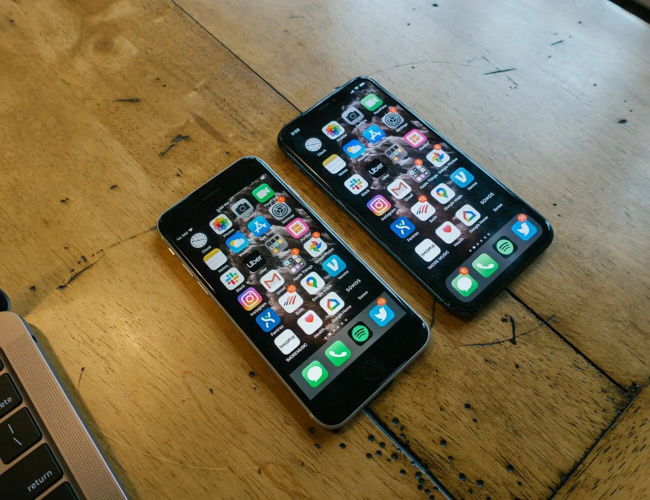 iPhone-SE-Hands-On-Gear-Patrol-Ambiance-2