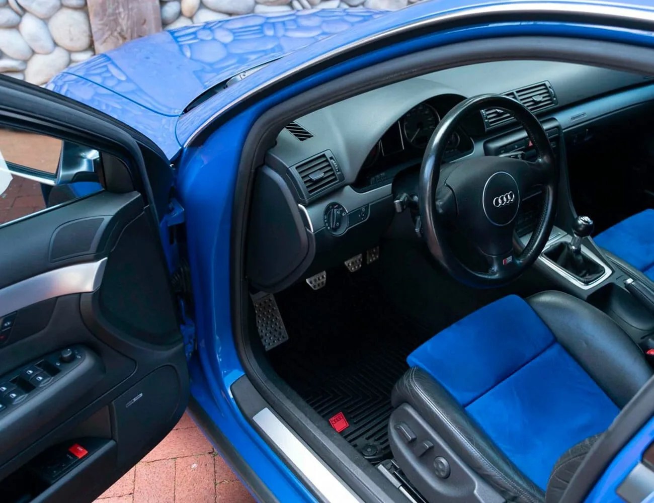 two-audis-gearpatrol-inline-5