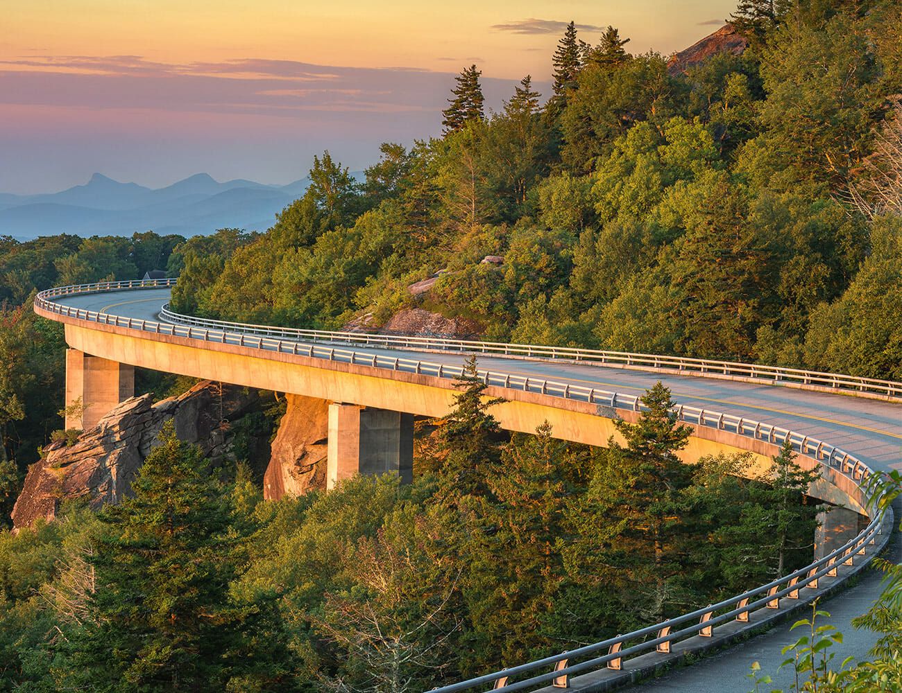 14-Great-Driving-Roads-gear-patrol-Blue-Ridge-Parkway